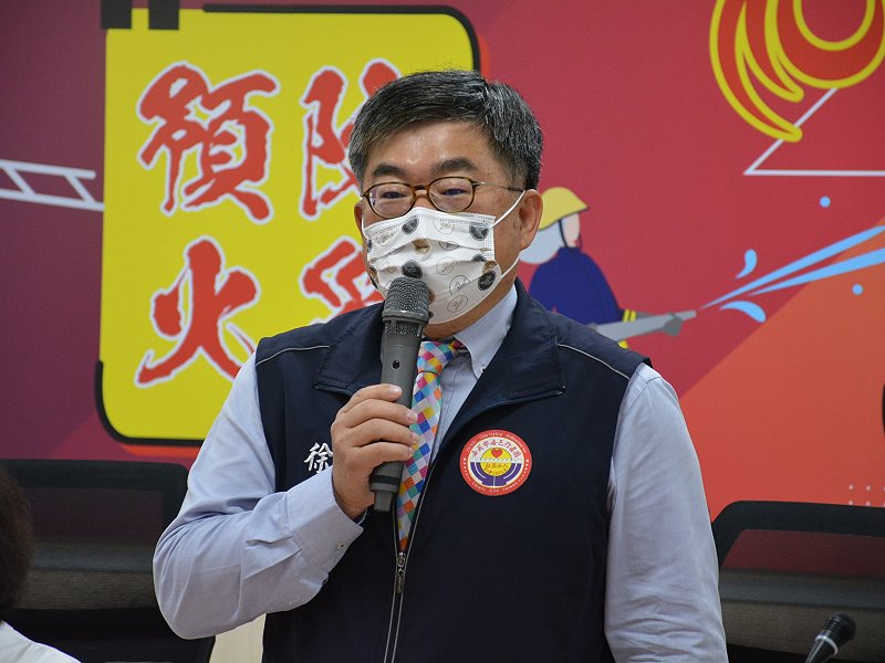 嘉邑行善團捐贈消防物資　助弱勢守護救難隊員 - https://www.watchmedia01.com