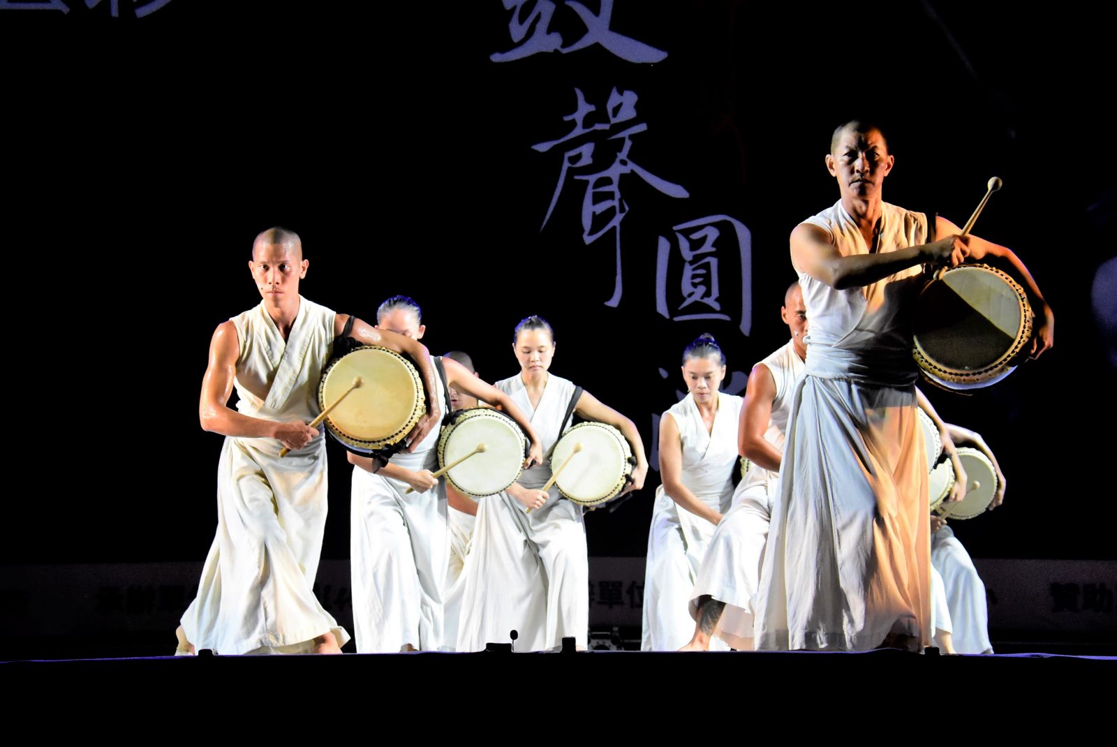 建縣三百‧大放藝彩 ～鄉鎮藝術巡演　優人神鼓《鼓聲圓滿》熱情登場 - https://www.watchmedia01.com