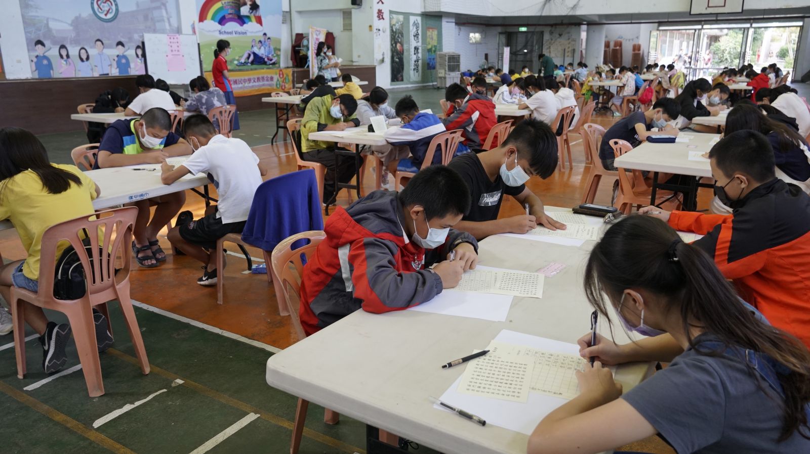 影／褒忠國中硬筆字書法比賽　增進學童國語文讀寫能力 - https://www.watchmedia01.com