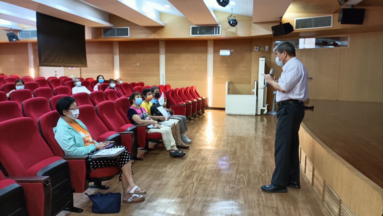 影/經典再現 被遺忘入選台、府展的宜蘭傳統民俗畫師 - https://www.watchmedia01.com