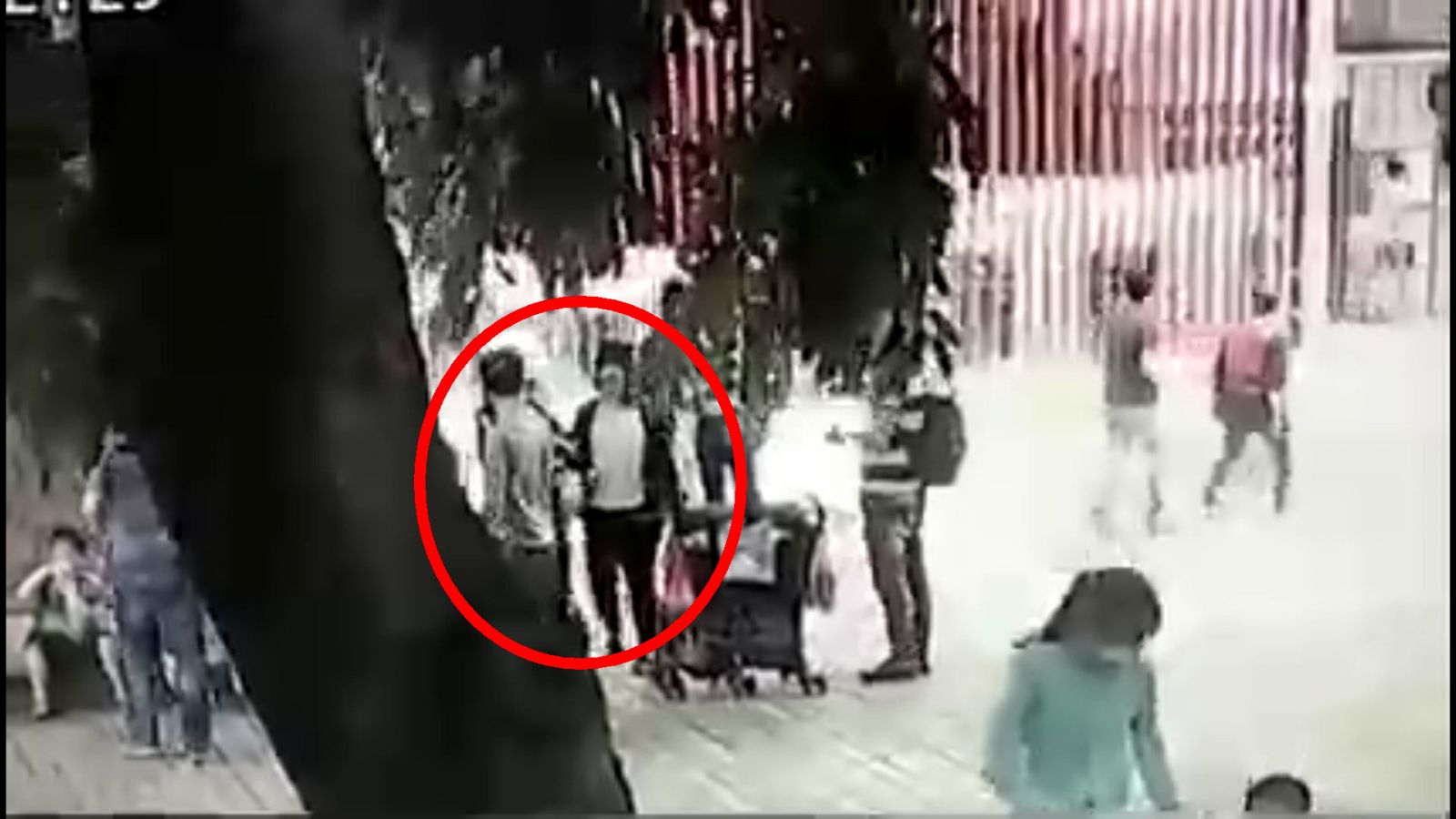 影／驚魂記　帶雙胞胎女兒溪湖糖廠遊玩　險被陌生女抱走 - https://www.watchmedia01.com