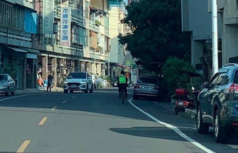 老翁騎車體力不支突倒地　虎尾警即刻救援助返家 - https://www.watchmedia01.com
