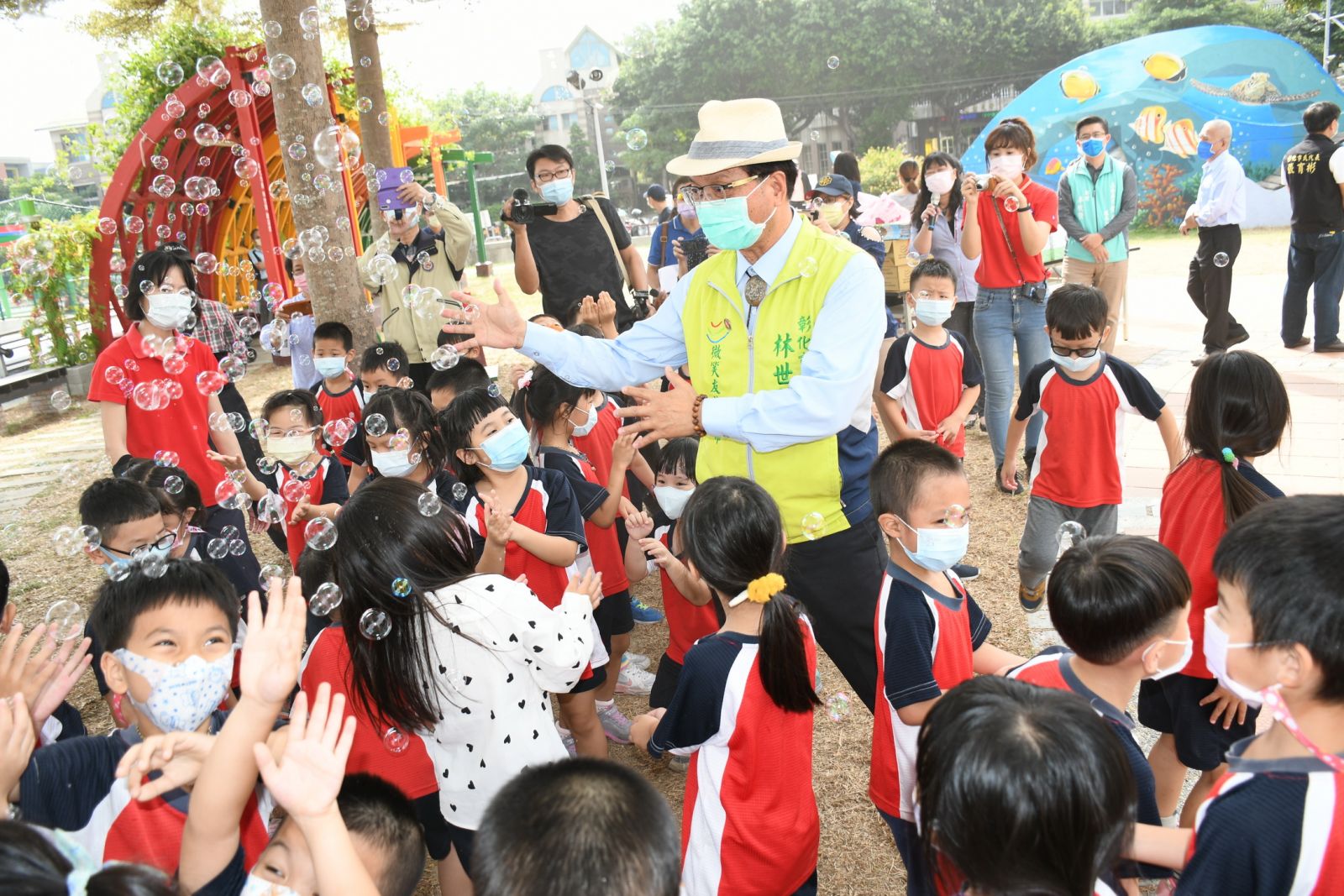 影／小孩最愛玩泡泡　彰市「YOYO樂．泡泡趣」親子泡泡趴 - https://www.watchmedia01.com