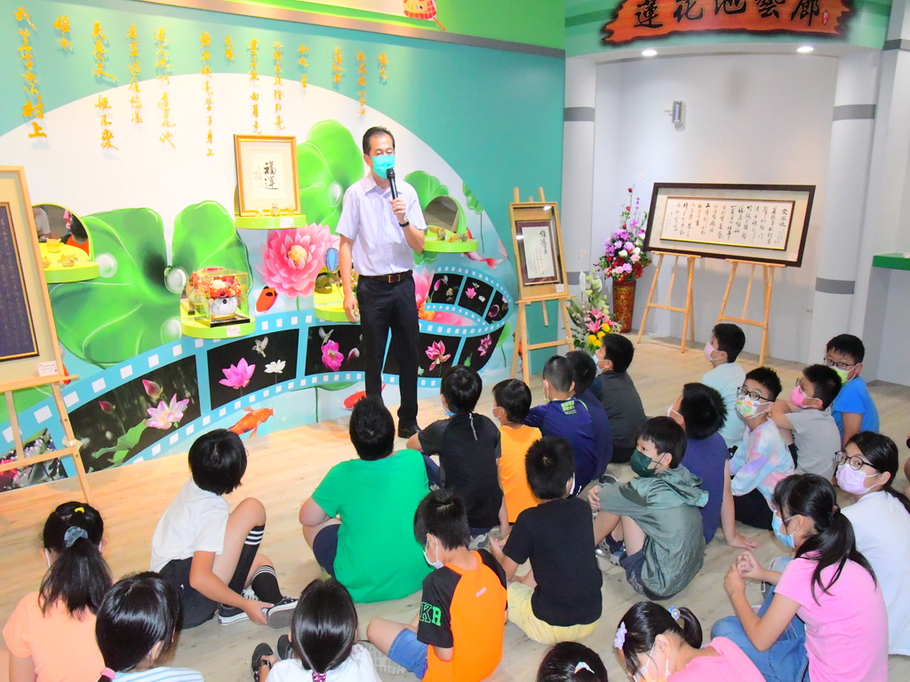 百年校慶夠文青 村上國小教師校友聯展給學生做榜樣 - https://www.watchmedia01.com