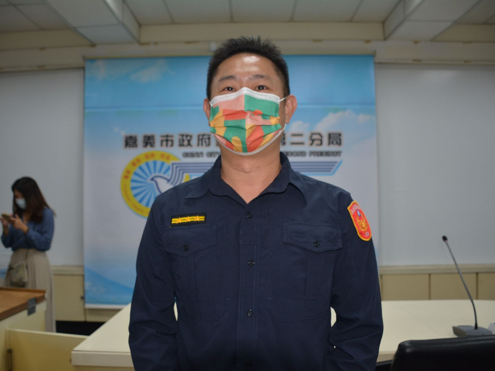 六聲槍響劃破夜空　拒檢毒嫌驚撞安全島 - https://www.watchmedia01.com