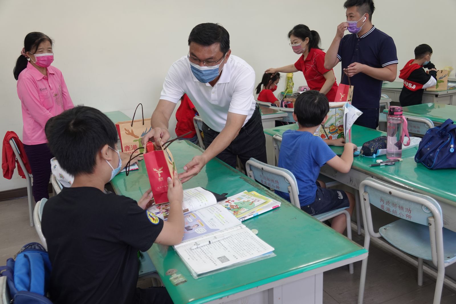 影／讓弱勢兒充滿自信站在舞台 鹿港鎮公所辦理經濟弱勢家庭中高年級學生課後照顧班 - https://www.watchmedia01.com