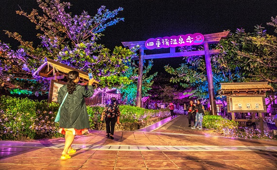 2021四重溪溫泉季浪漫開跑 白色粉紅櫻花海營造北國之春 - https://www.watchmedia01.com