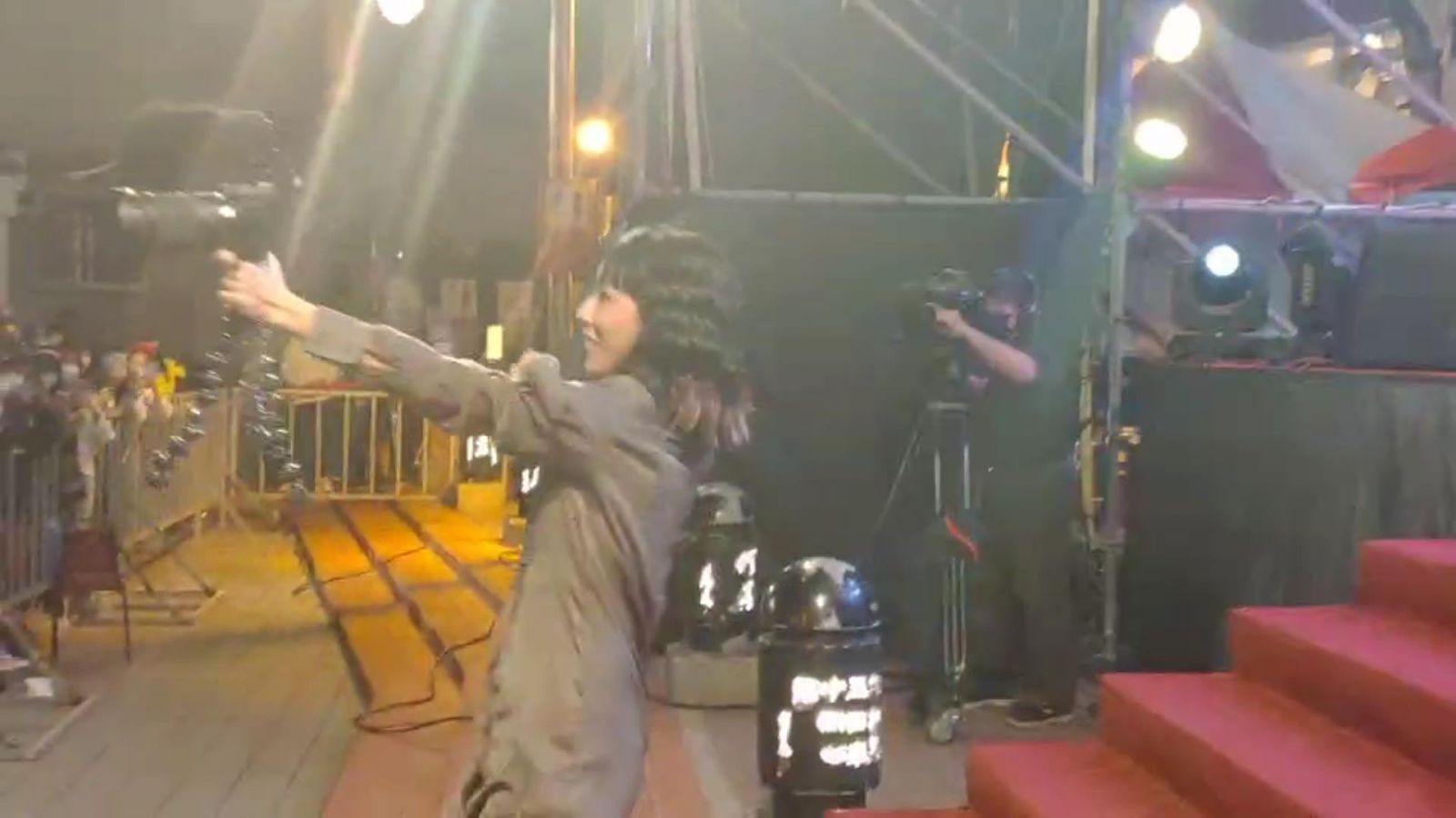 影／鹿港四季紅「星耀冬歡」演唱會　熱情歌迷排隊卡位 - https://www.watchmedia01.com