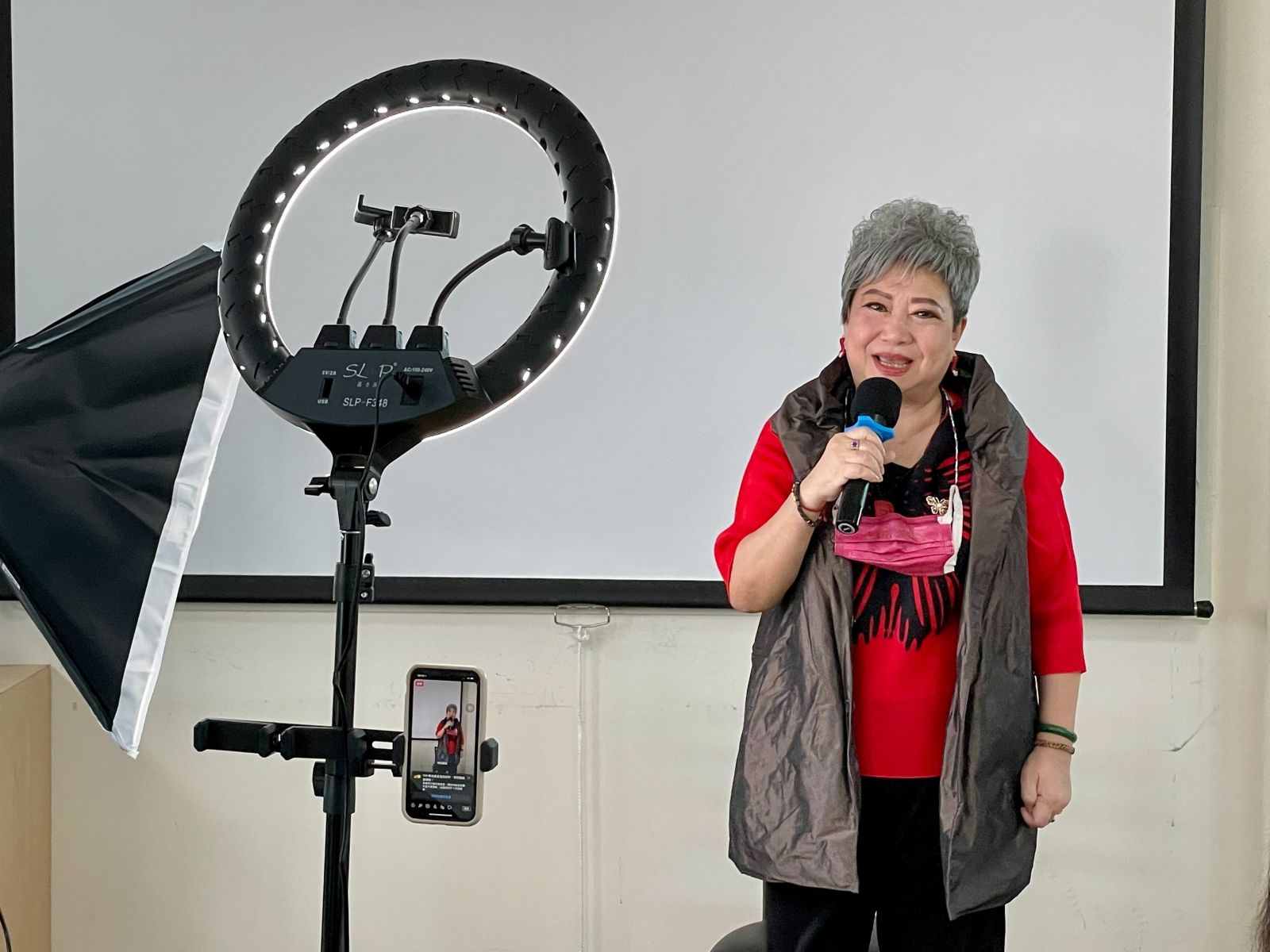 影／參山處攜產業拼疫後商機　鳥來嬤傳授直播銷售功力 - https://www.watchmedia01.com