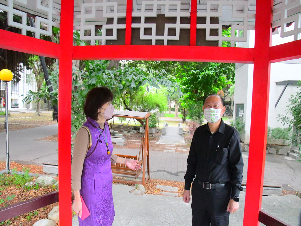 彰女校長搖身變成導覽解說員 百年名校建築之美娓娓道來 - https://www.watchmedia01.com