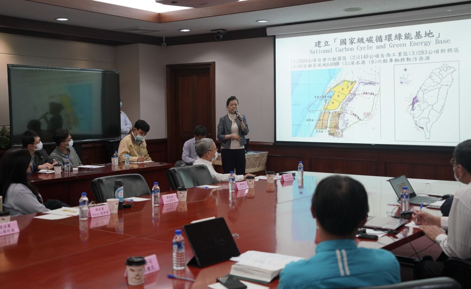 影／王美花率經濟委員考察雲林　贊蘇治芬建立碳循環綠能基地構想 - https://www.watchmedia01.com