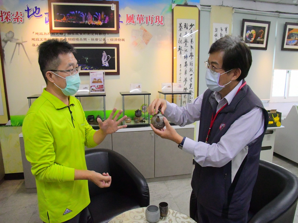 員林地政藝廊拉近與民眾距離 洽公也能增藝術氣息 - https://www.watchmedia01.com