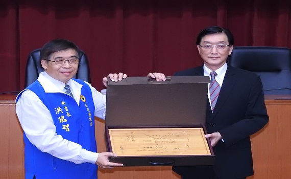 南投縣府員工月會表揚模範公務員 省思全球化功過與優劣 - https://www.watchmedia01.com