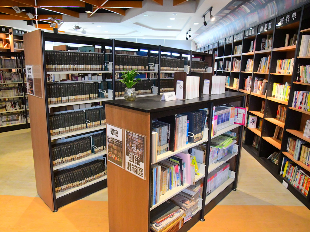 崇實高工列全國四大高中職圖書館 比誠品更誠品的書香世界 - https://www.watchmedia01.com