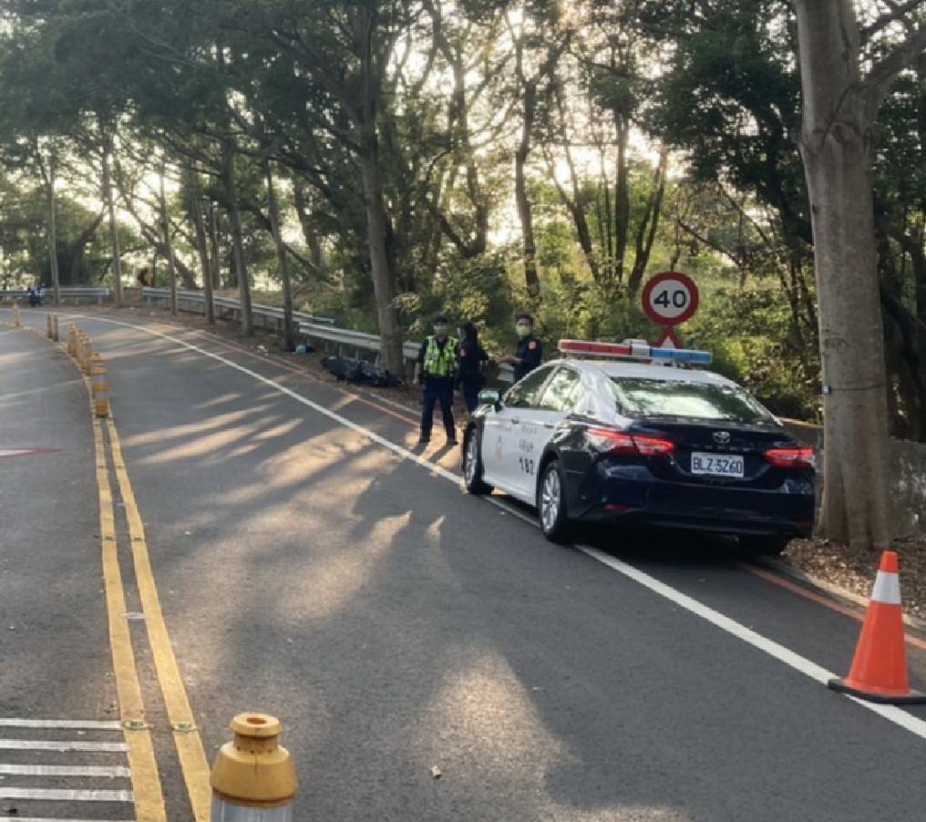 影／男大生打完疫苗騎機車在彰139線失控衝到對向車道撞擊路樹斷魂 - https://www.watchmedia01.com