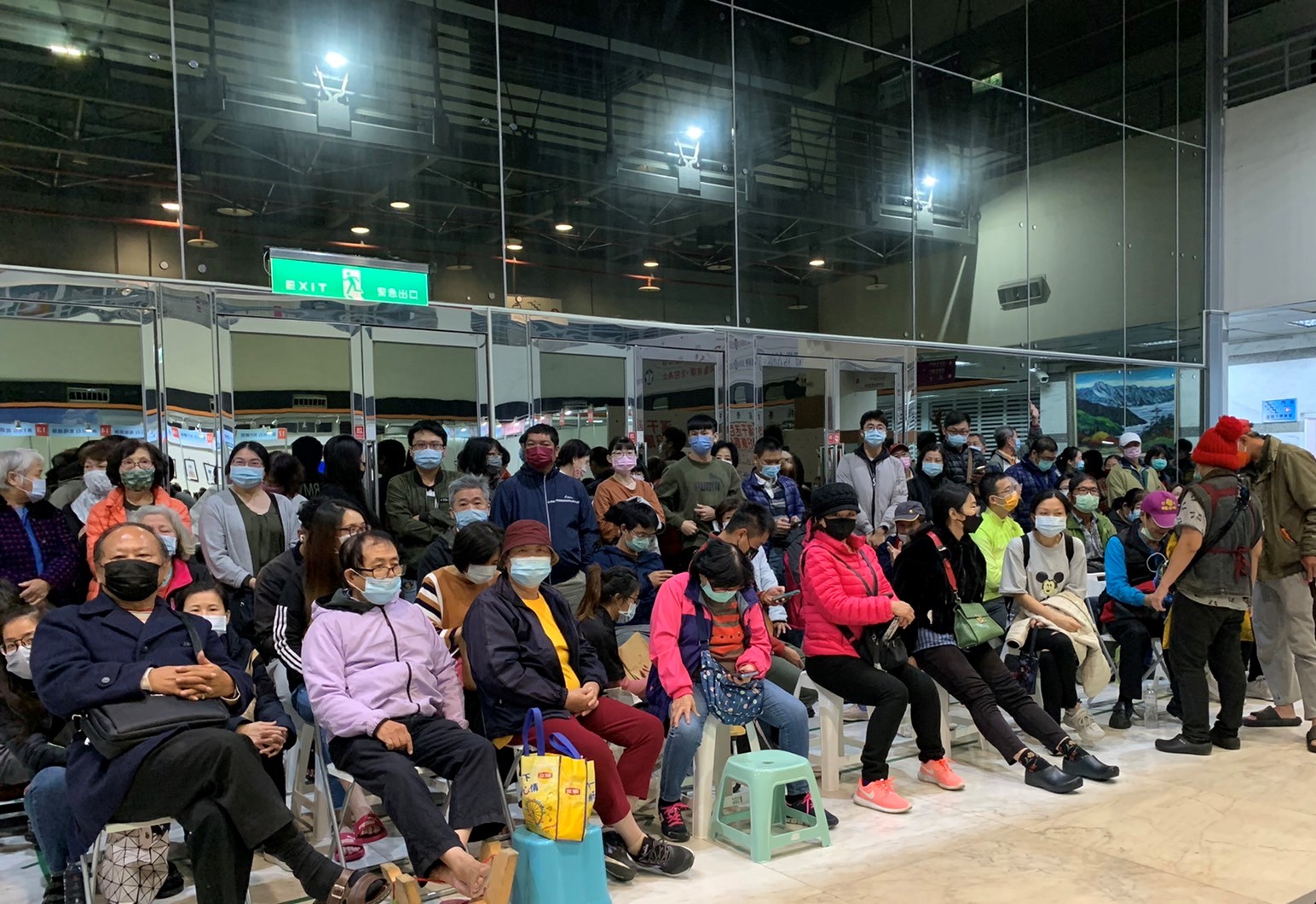 滿千送百領現金　嘉義市民購物最開心 - https://www.watchmedia01.com