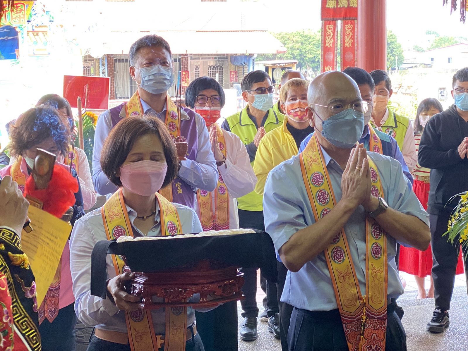影／名師用日本珍珠打造手工披肩　台商受獎前先到東螺開基天后宮還願 - https://www.watchmedia01.com