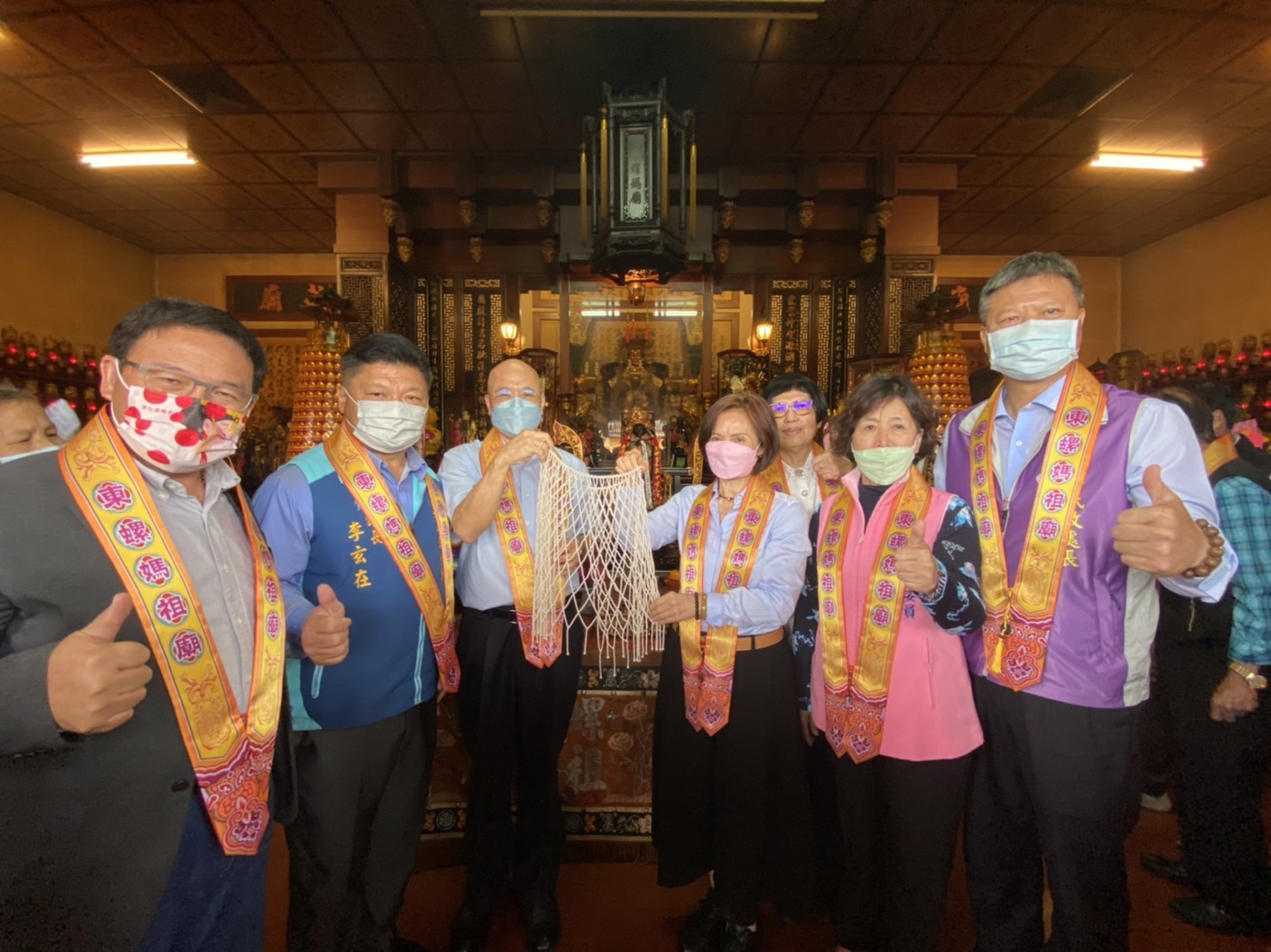 影／名師用日本珍珠打造手工披肩　台商受獎前先到東螺開基天后宮還願 - https://www.watchmedia01.com