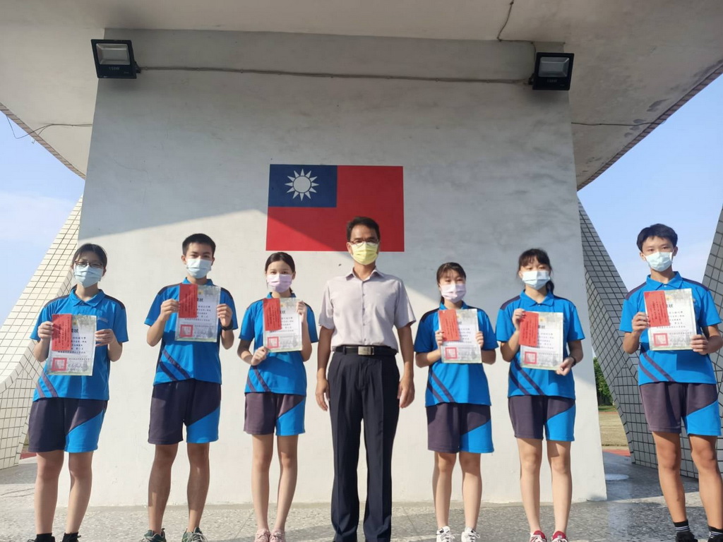 龍的傳人八連霸稱冠 芳苑國中競技舞龍隊成彰化之光 - https://www.watchmedia01.com