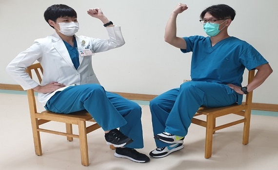 鏡子遊戲 簡易居家式預防及延緩失能活動 - https://www.watchmedia01.com