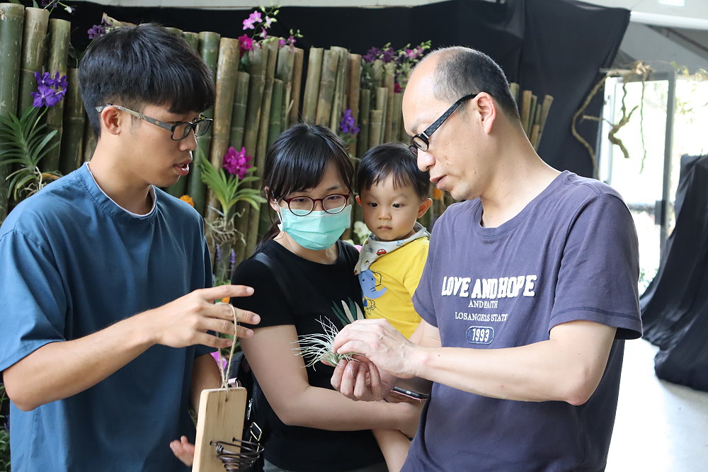 騎U-bike與花草同行　欣賞花香、墨香交織的大學校園美景 - https://www.watchmedia01.com