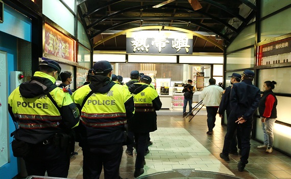 南投警察局長親自帶隊執行威力掃蕩臨檢 防制街頭暴力 - https://www.watchmedia01.com