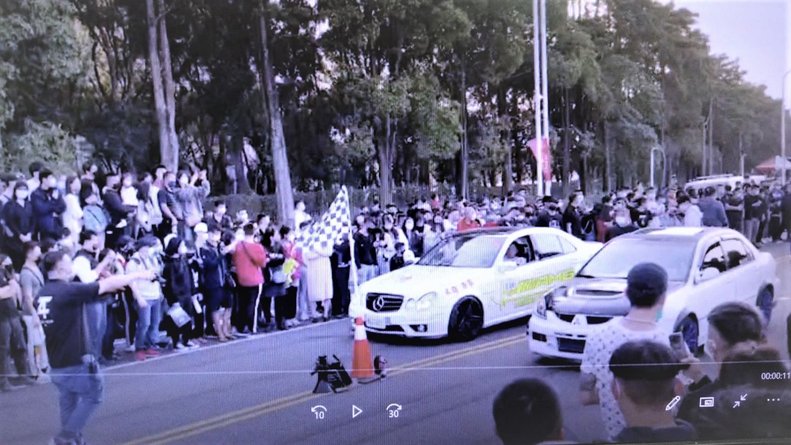 斗六加速賽車驚傳失控意外 圍觀民眾遭撞推擠多名受傷 - https://www.watchmedia01.com