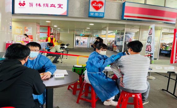 影／提升疫苗涵蓋率　彰化、員林火車站前開放疫苗接種服務 - https://www.watchmedia01.com