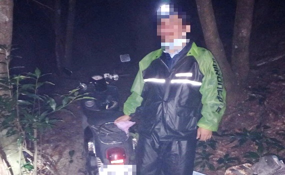 登山迷路車陷山林 仁愛暖警助脫困 - https://www.watchmedia01.com