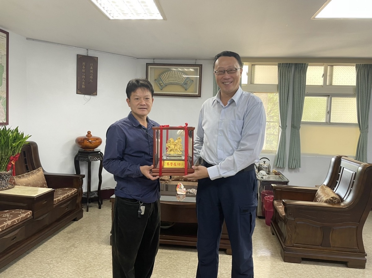 奉獻警職31載土厝所長李龍柏榮退　地方各界及仕紳齊送祝福 - https://www.watchmedia01.com