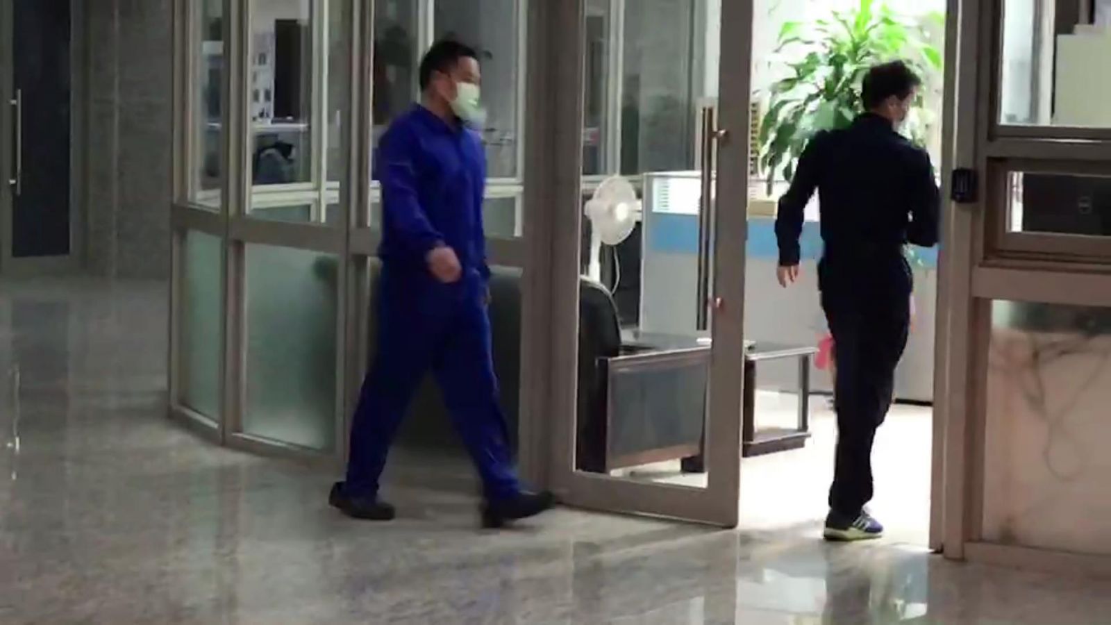 影／76行者總召陳修將摩鐵虐殺小三　法院裁定20萬交保停押 - https://www.watchmedia01.com