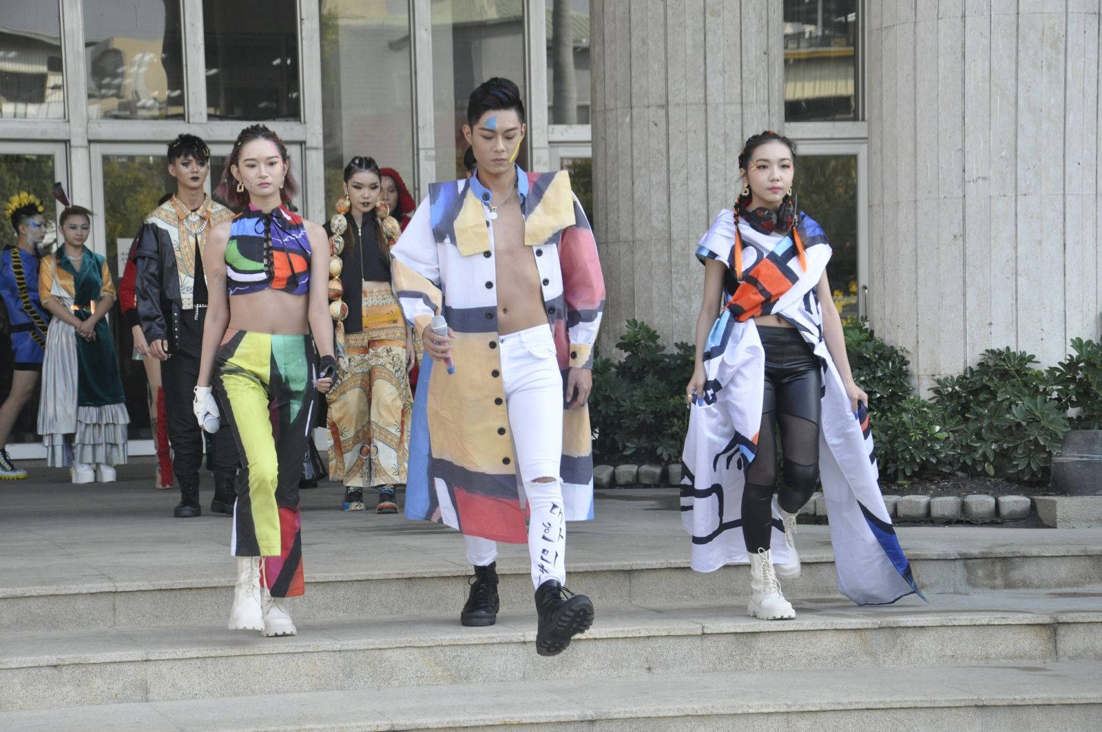 影／以街景為舞台！美容系展現畢業成果街頭快閃引好奇 - https://www.watchmedia01.com