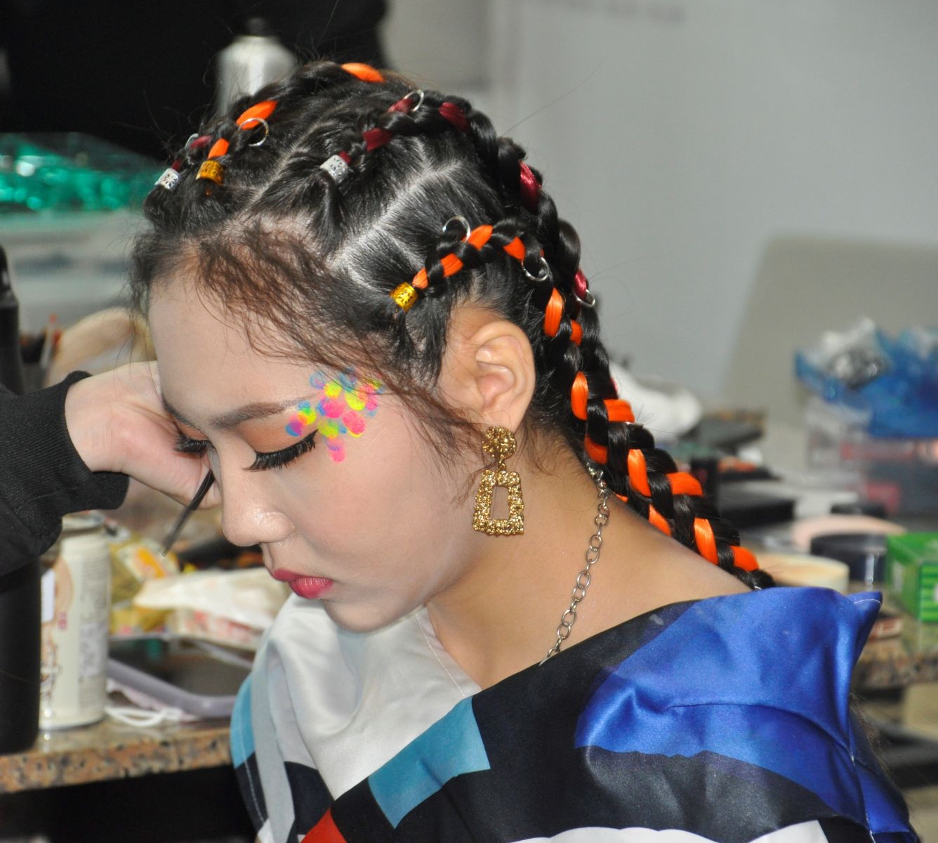 影／以街景為舞台！美容系展現畢業成果街頭快閃引好奇 - https://www.watchmedia01.com
