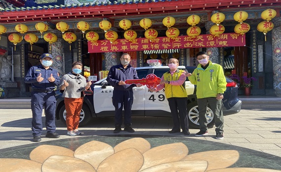 財團法人寶湖宮天地堂地母廟捐贈埔里分局巡邏車 - https://www.watchmedia01.com