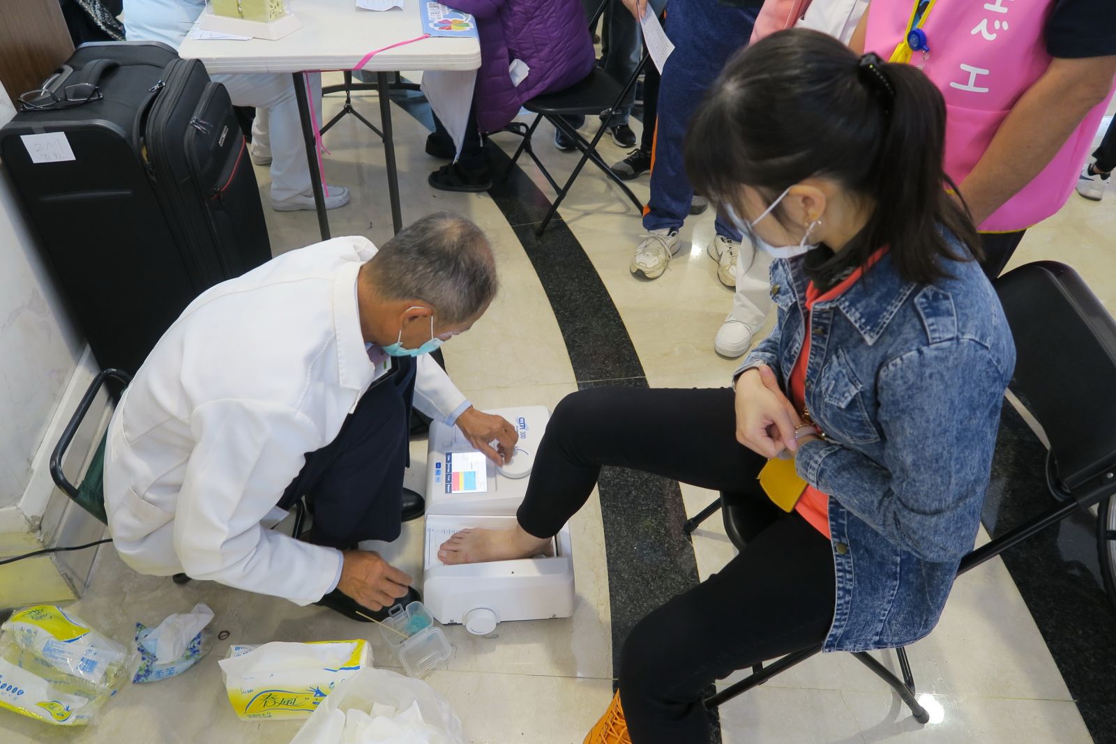 影/彰醫53年院慶 天氣冷颼颼龜鹿二仙膠熱飲暖呼呼 - https://www.watchmedia01.com