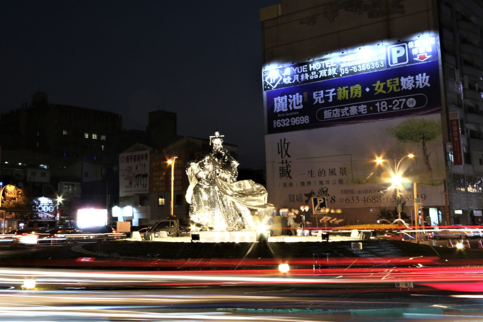 虎尾元旦清晨升旗健走 晚上鋼雕素還真地標啟用 - https://www.watchmedia01.com