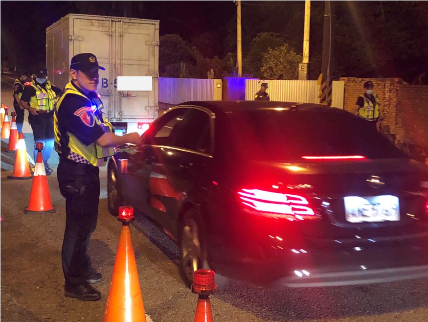 影/跨年不打烊 酒駕大執法 彰警跨年夜查獲14人超標 - https://www.watchmedia01.com