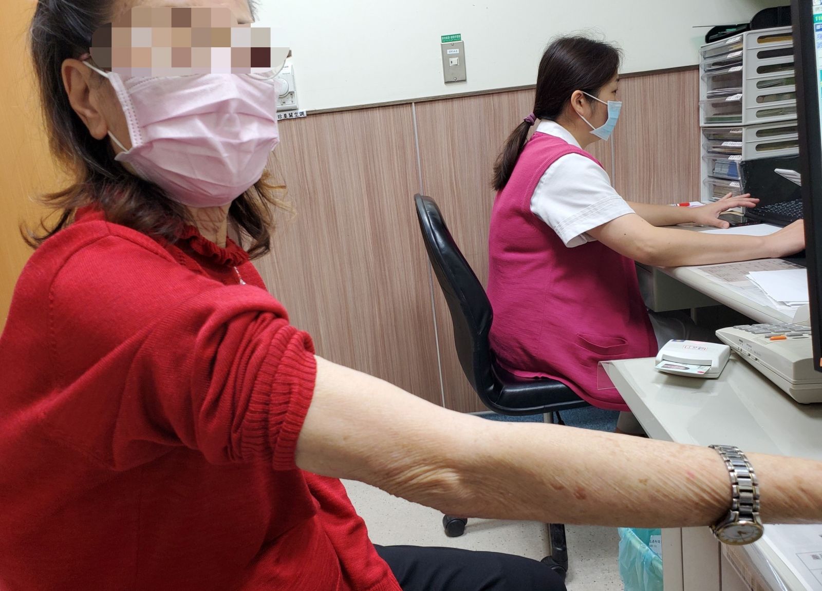 媽祖醫院治療遠端肱骨粉碎性骨折　新型互鎖式鋼板固定復原快 - https://www.watchmedia01.com