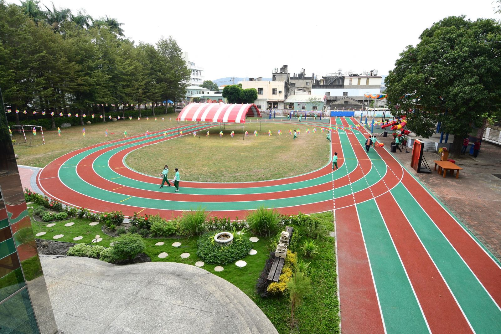影／彰化三民國小運動場跑道、兒童遊戲場啟用 - https://www.watchmedia01.com
