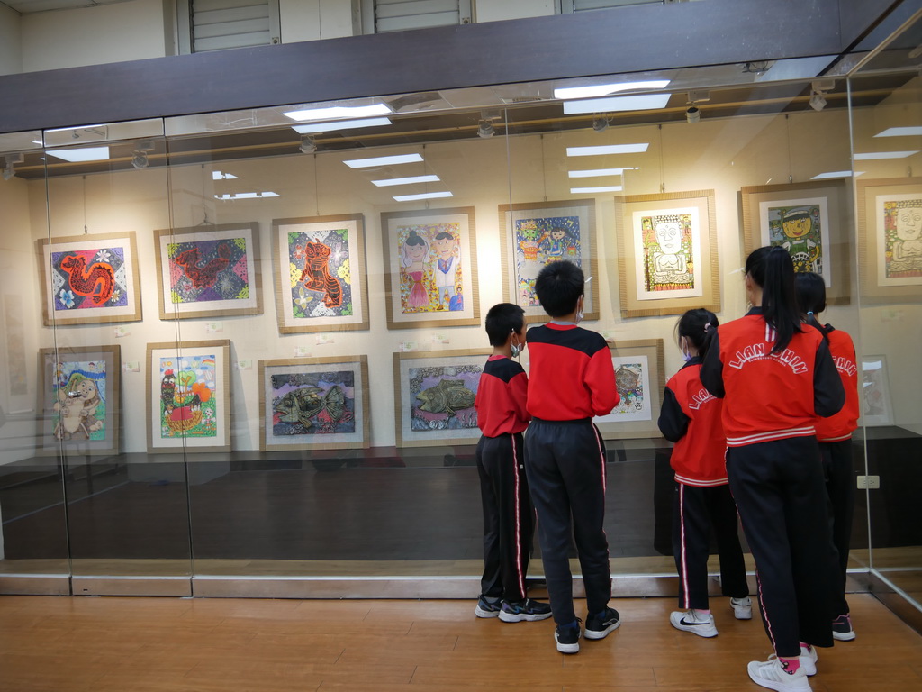 彰化縣聯興國小師生聯展 作品琳瑯滿目與美術班同級 - https://www.watchmedia01.com