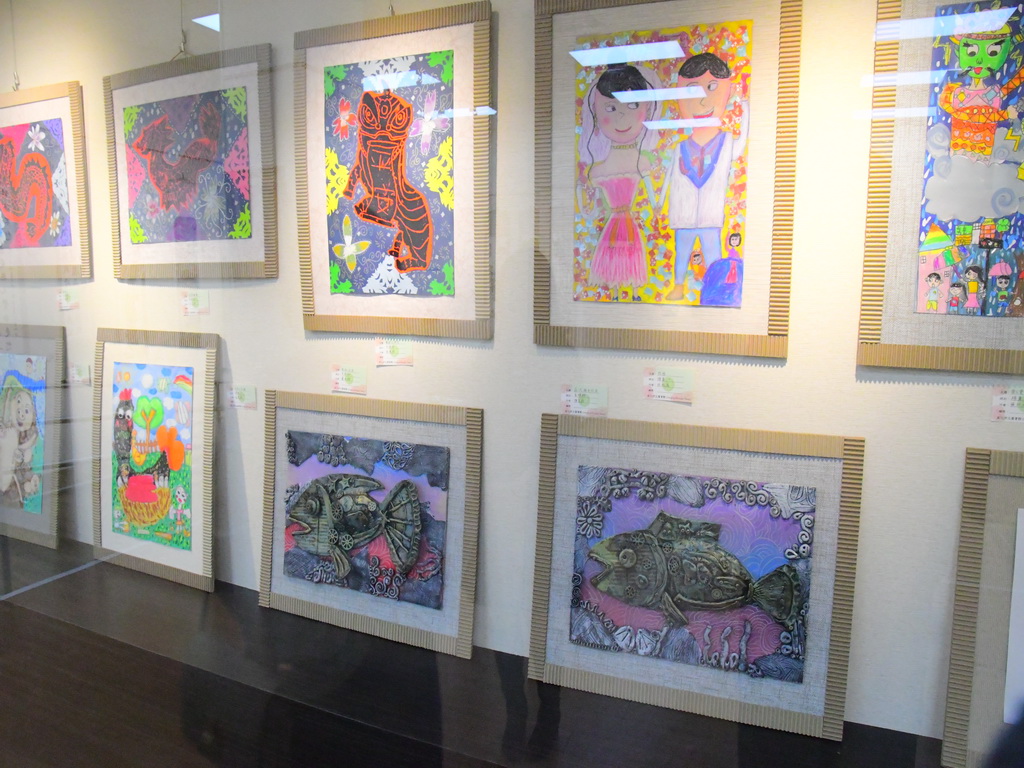 彰化縣聯興國小師生聯展 作品琳瑯滿目與美術班同級 - https://www.watchmedia01.com