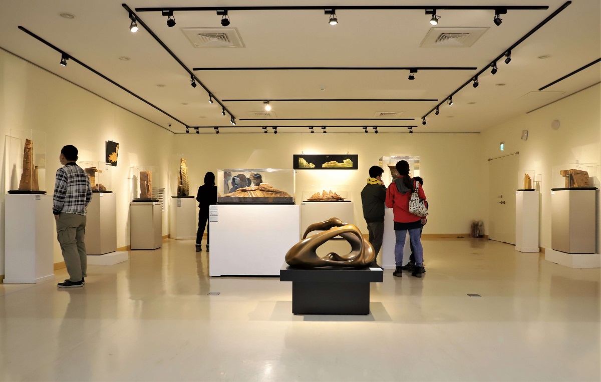 國寶級景觀雕塑大師「張敬86別有天地邀請展」 作品「同心協力」捐贈雲縣府典藏 - https://www.watchmedia01.com