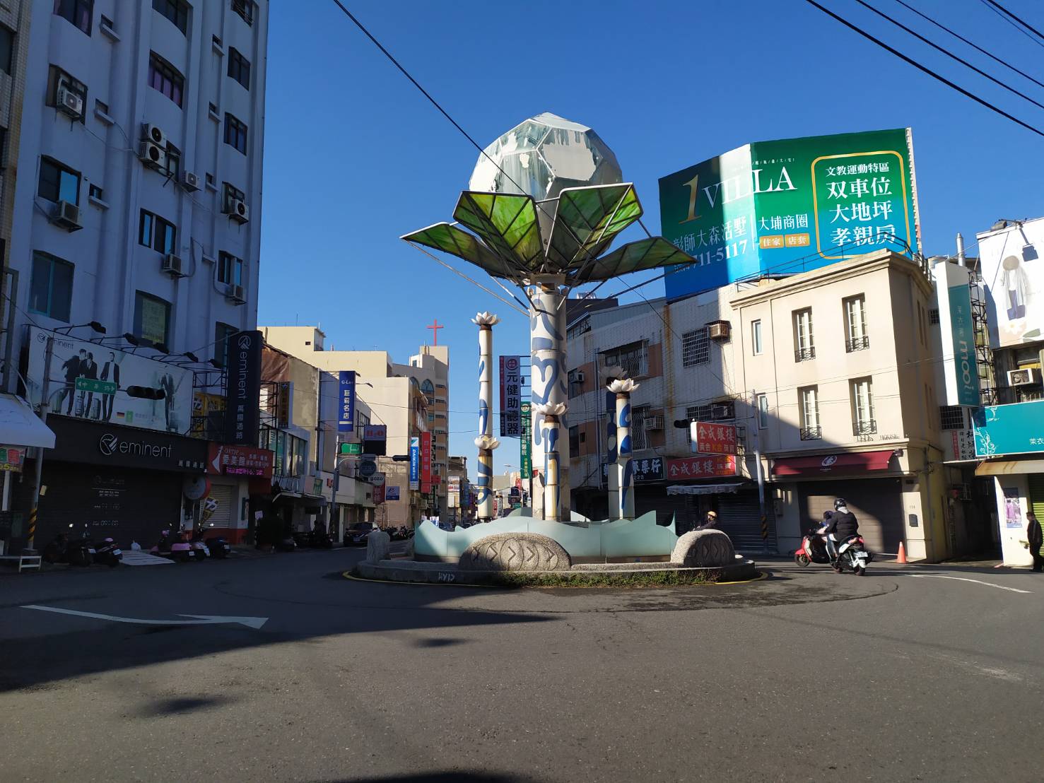 遠看像顆大白菜！彰化市三角公園蓮花燈塔13日確定進場拆除 - https://www.watchmedia01.com