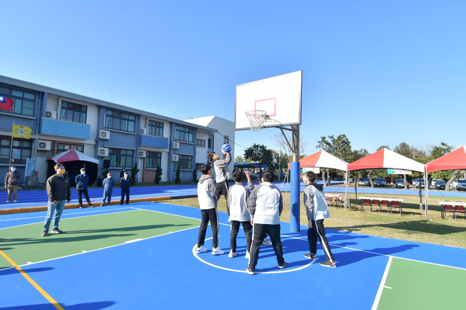 影／蔚藍運動跑道　彰化草湖國中60周年校慶大禮 - https://www.watchmedia01.com
