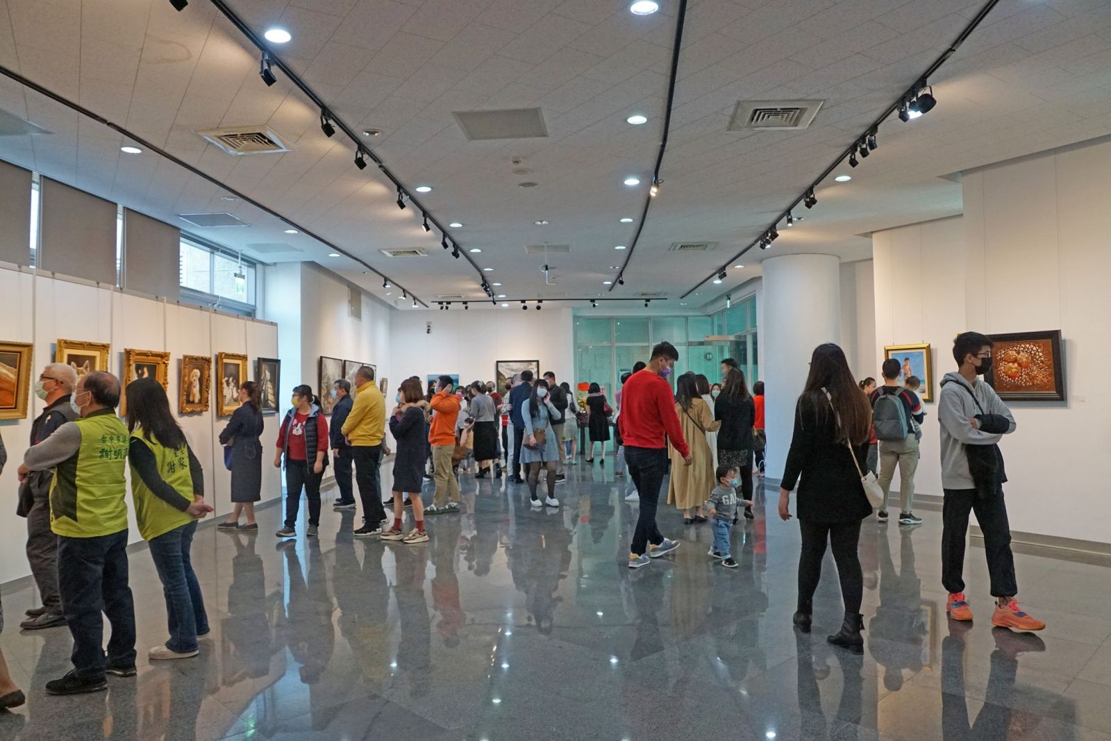 油畫聯展 用生活點滴描繪世界之美 - https://www.watchmedia01.com