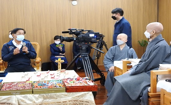 疫情趨嚴峻 慈濟證嚴上人蒞南投為眾生開示祈福 - https://www.watchmedia01.com