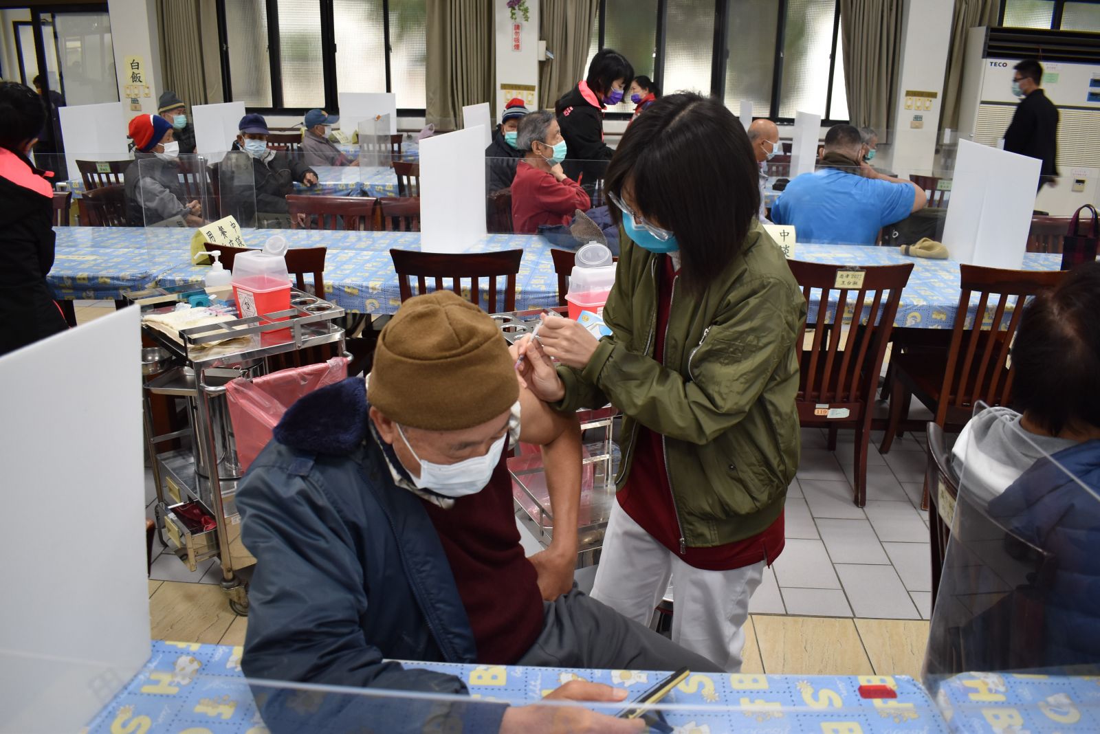 影/中彰榮家追加Moderna第三劑 在家施打免奔波強化防疫更安心 - https://www.watchmedia01.com