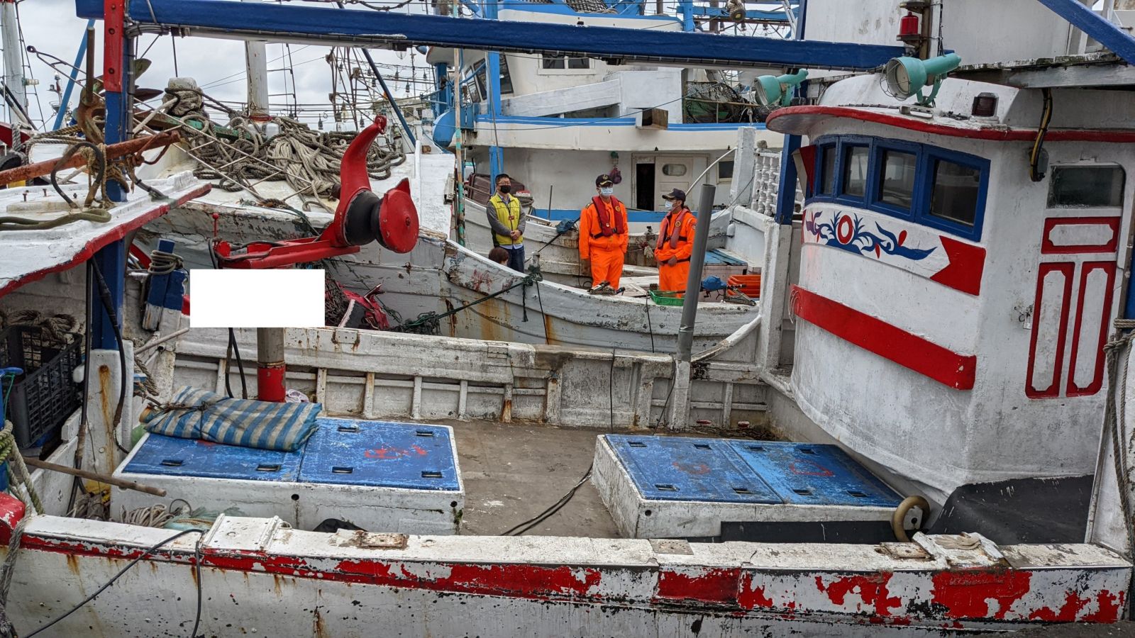 陸上罰單不繳海上漁船遭殃 欠費29萬85噸漁船被查封 - https://www.watchmedia01.com