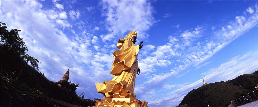 靈鷲山走春祈福好運到　虎年叩鐘賞茶花還有限量來山禮 - https://www.watchmedia01.com