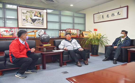 凍頂茶葉發展協會拜會南投縣府 副縣長打趣退休也想學做茶 - https://www.watchmedia01.com